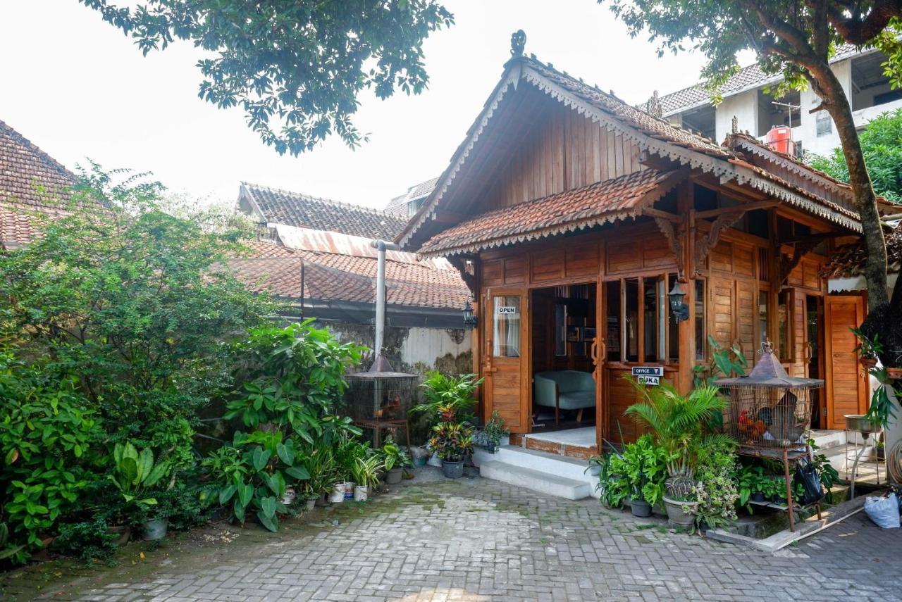 Отель Reddoorz Syariah Near Plengkung Gading 2 Джокьякарта Экстерьер фото