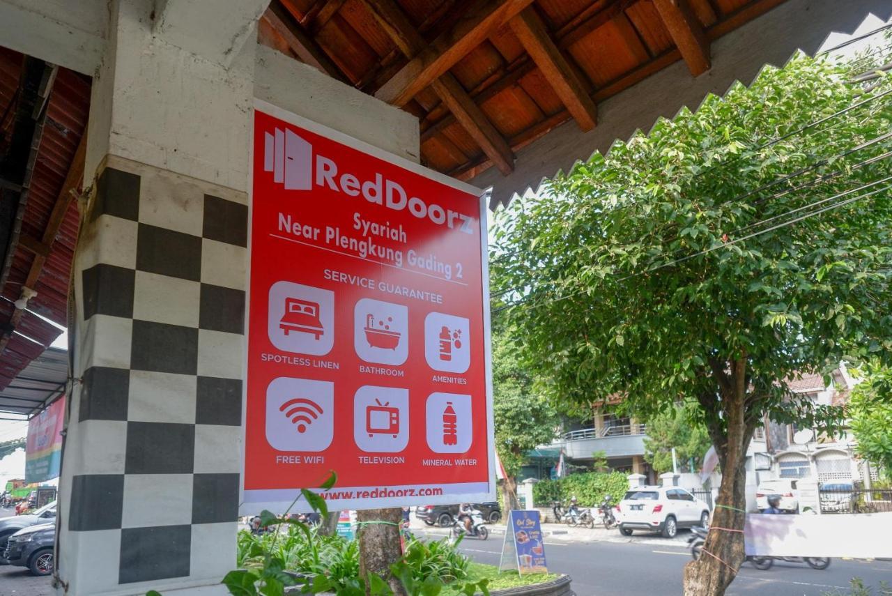 Отель Reddoorz Syariah Near Plengkung Gading 2 Джокьякарта Экстерьер фото