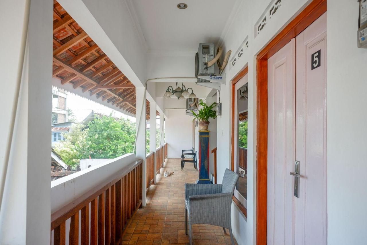 Отель Reddoorz Syariah Near Plengkung Gading 2 Джокьякарта Экстерьер фото